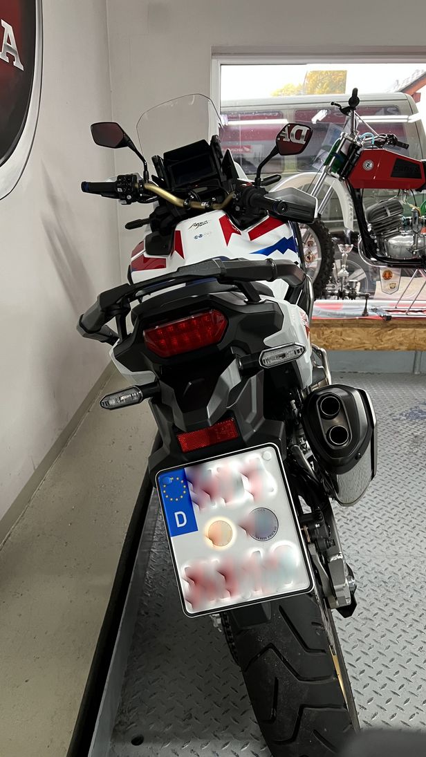 CRF1100D4-10.jpeg
