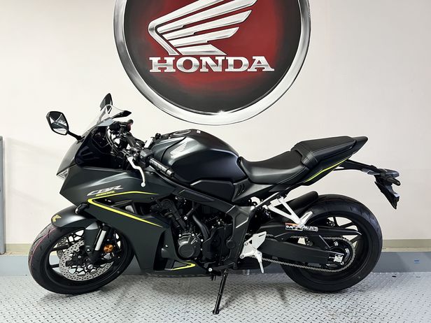 cbr650r-schw-1.jpeg