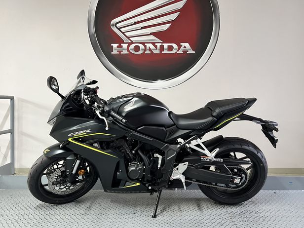 cbr650rac-schw-2.jpeg