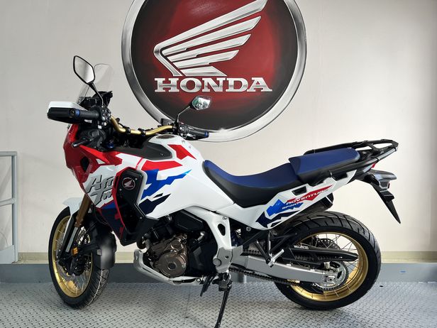 crf1100d4-weiß-2.jpeg