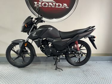cbf125-schw-1.jpg