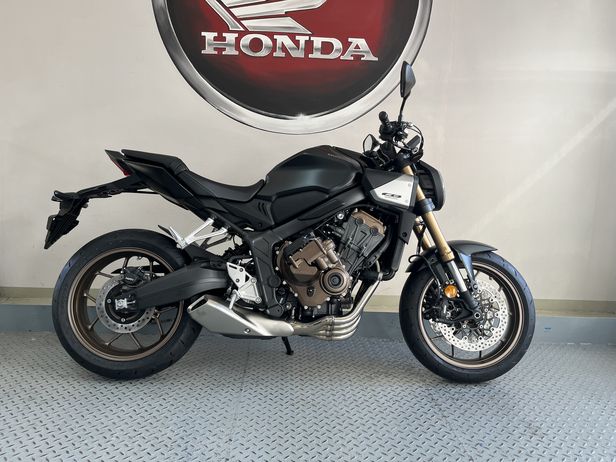 cb650-schw-2.jpg