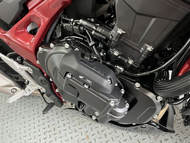 cb750rac-schw-3.jpeg