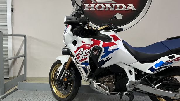 CRF1100D4-4.jpeg