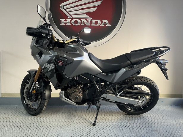 CRF1100D4-schw-5.jpeg