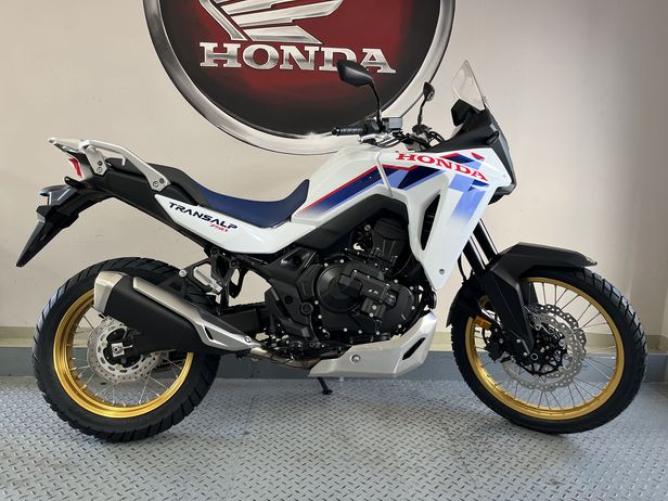 xl750c-weiß-1.jpeg