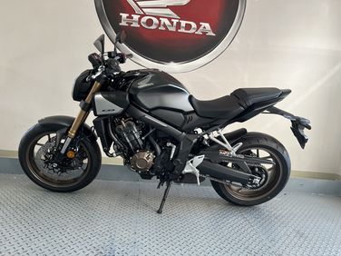 cb650-schw-1.jpg