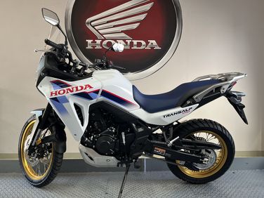 xl750c-weiß-3.jpeg